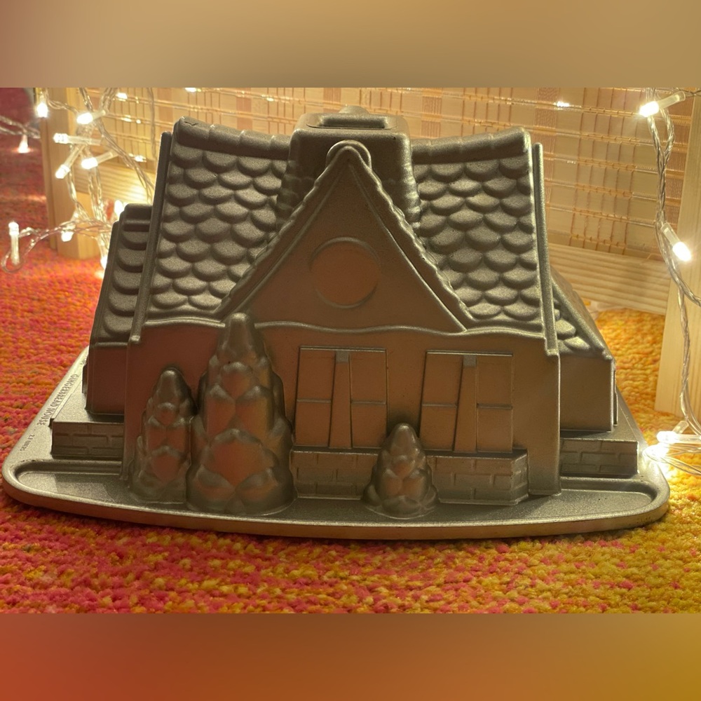 Nordic Ware Gingerbread House-Shaped Baking Mold